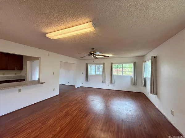 $3,500 | 94-744 Kupuohi Street, Waipahu, HI 96797