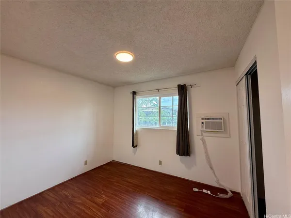 $3,500 | 94-744 Kupuohi Street, Waipahu, HI 96797