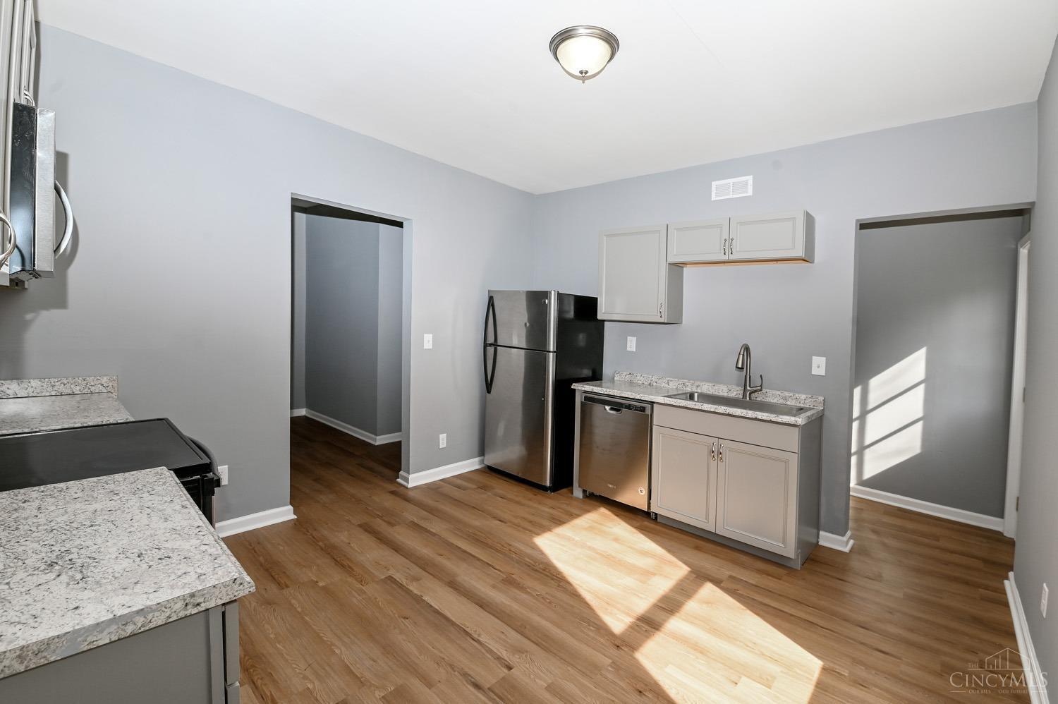 1230 Quebec Road Cincinnati, OH 45205 - Photo 12 of 31