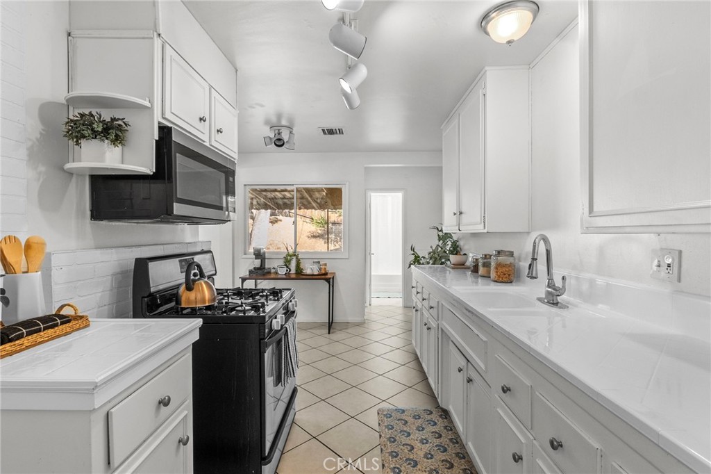 3058 Flanders Road Riverside, CA 92507 - Photo 24 of 50