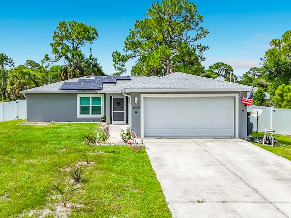 $285,000 | 5042 Southeast Tradewinds Circle, LaBelle, FL 33935