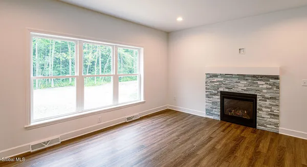 $640,900 | 38 Heritage Way, Bethlehem, NY 12158