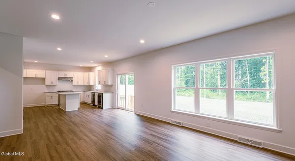 $640,900 | 38 Heritage Way, Bethlehem, NY 12158