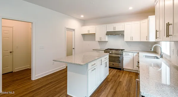 $640,900 | 38 Heritage Way, Bethlehem, NY 12158