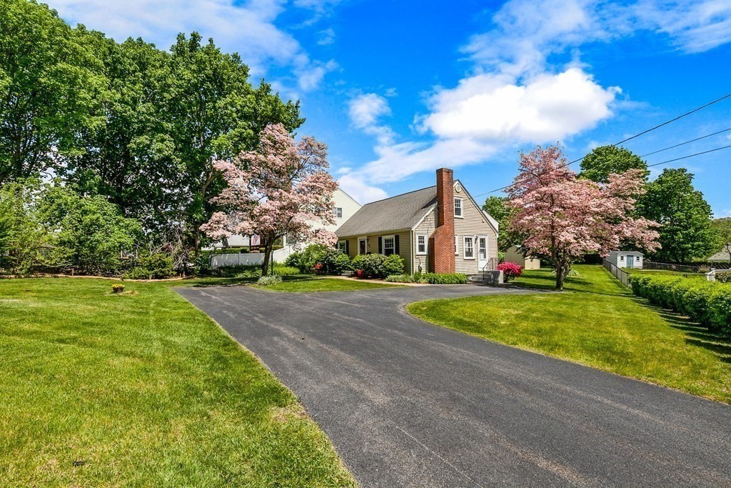 37 College Farm Road Waltham, MA 02451 - Photo 6 of 35 Gallery Image 6