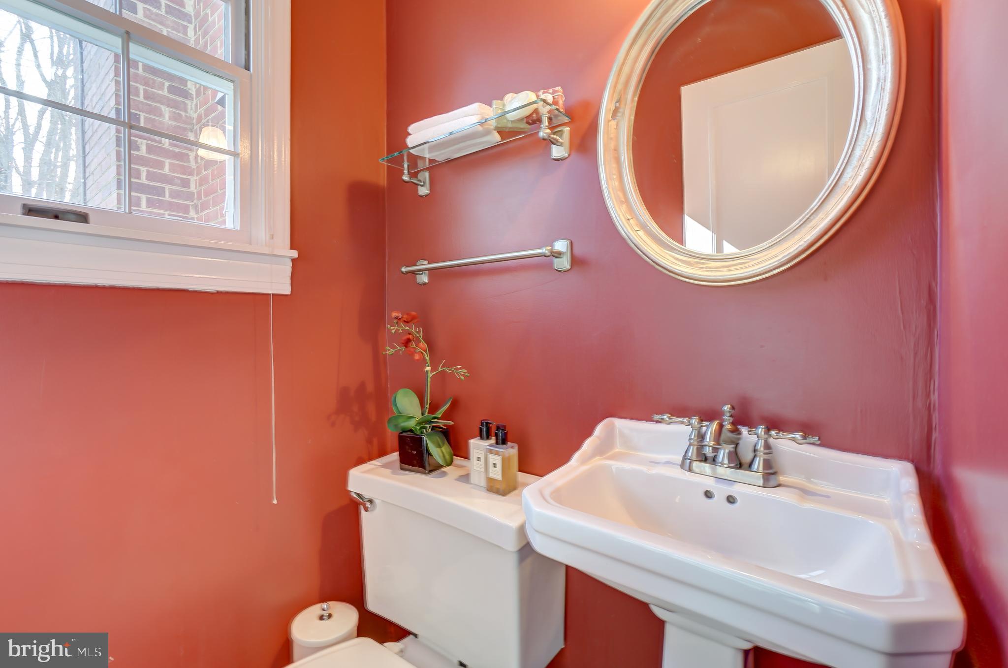 5308 Wakefield Road Bethesda, MD 20816 - Photo 14 of 38