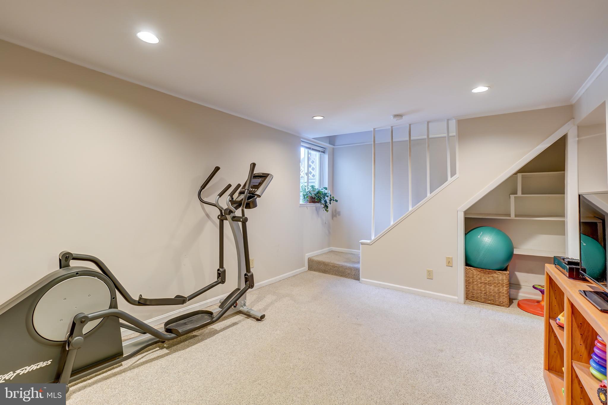 5308 Wakefield Road Bethesda, MD 20816 - Photo 30 of 38