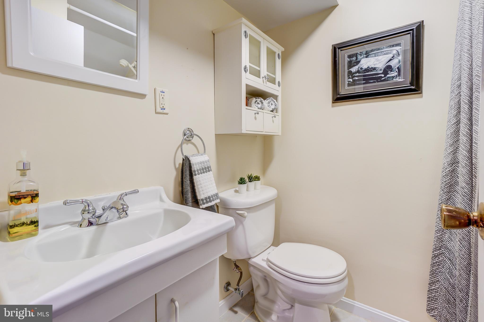 5308 Wakefield Road Bethesda, MD 20816 - Photo 31 of 38