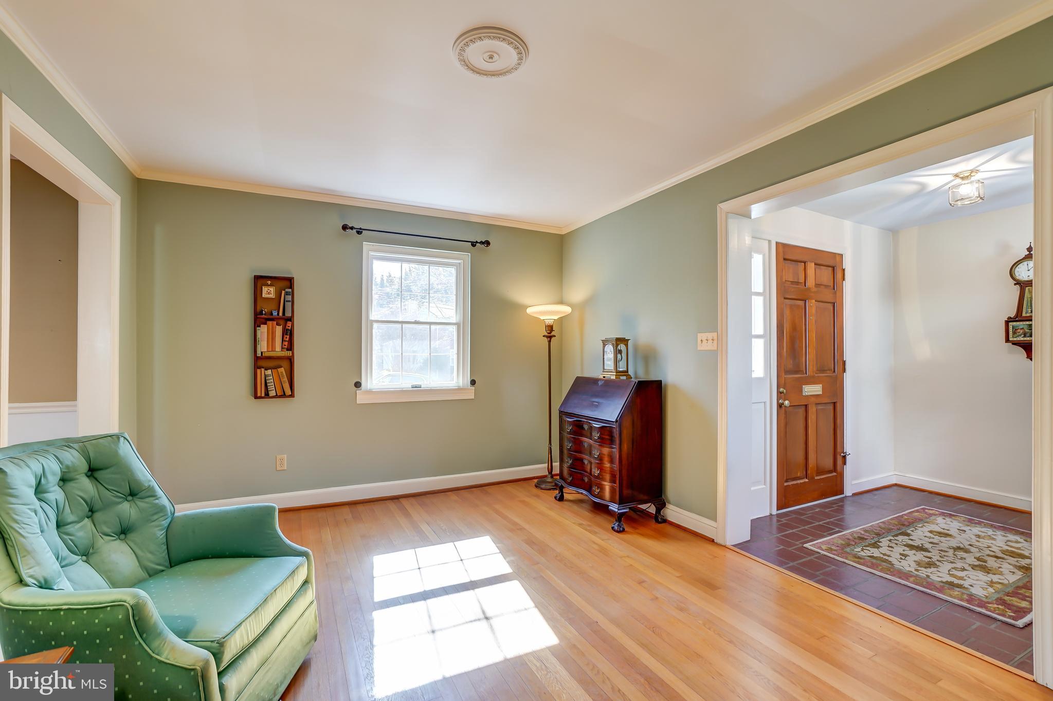 5308 Wakefield Road Bethesda, MD 20816 - Photo 7 of 38