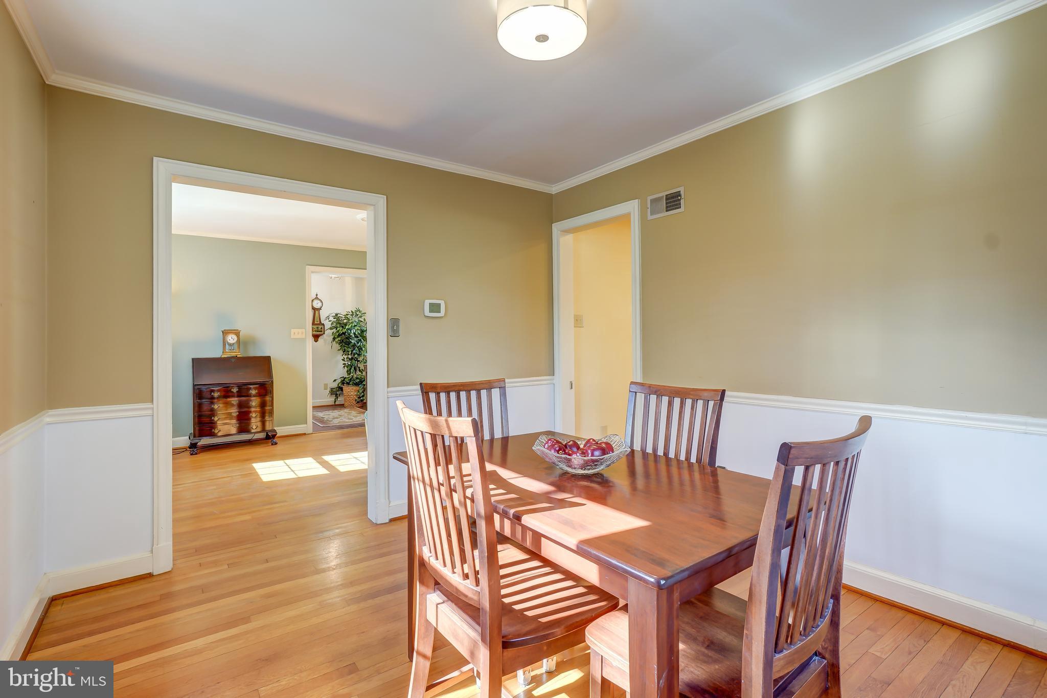 5308 Wakefield Road Bethesda, MD 20816 - Photo 9 of 38