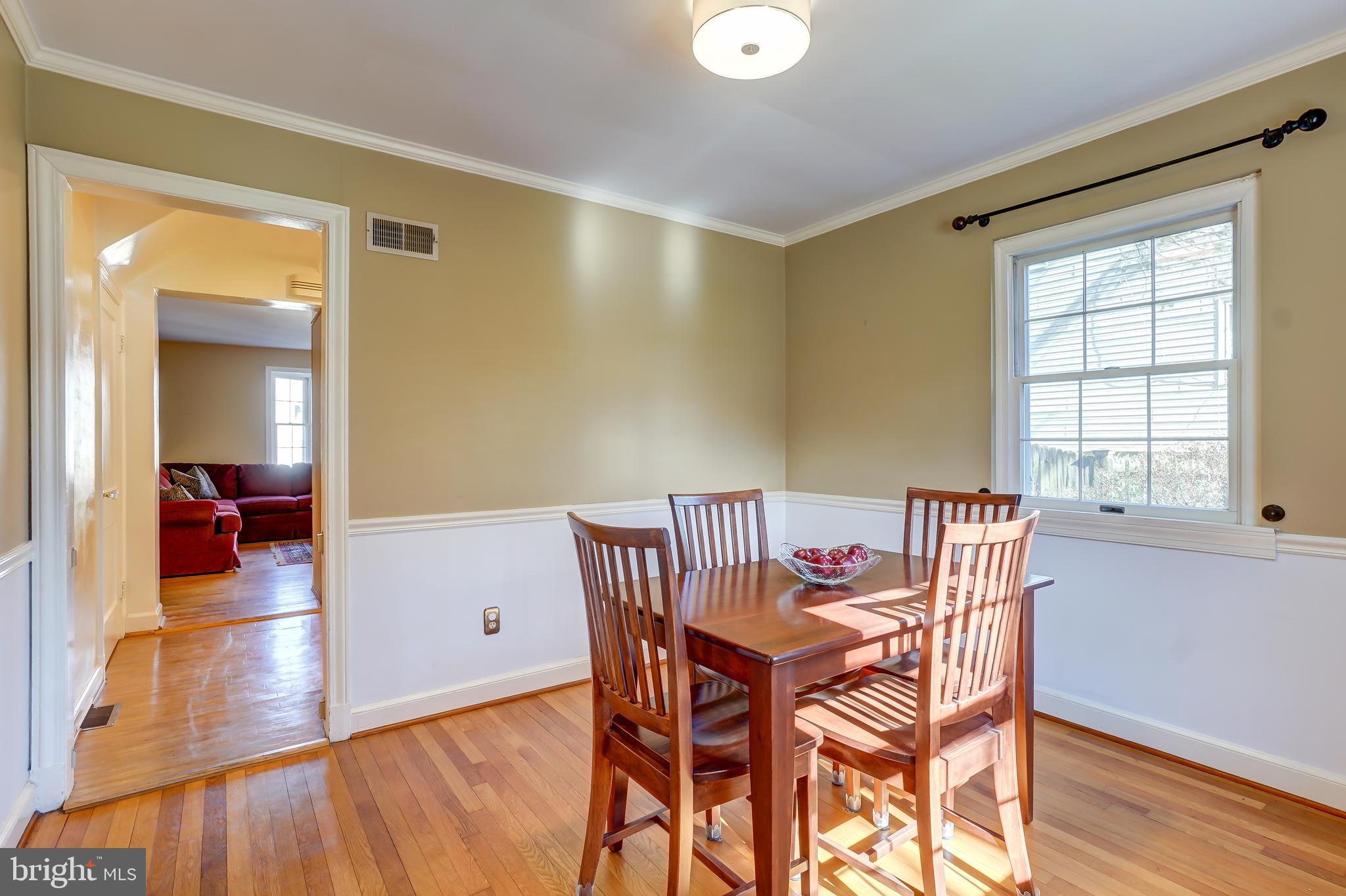 5308 Wakefield Road Bethesda, MD 20816 - Photo 10 of 38