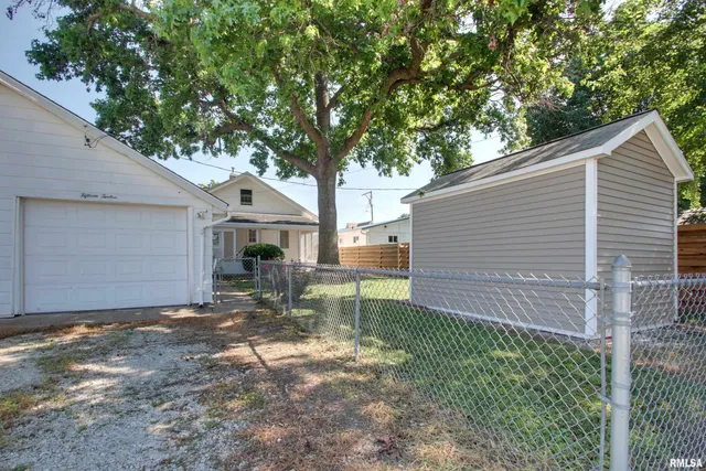 $155,000 | 1512 Locust Street, Quincy, IL 62301