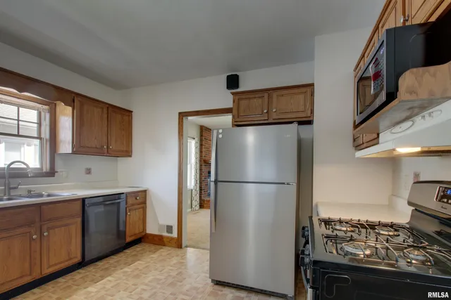 $155,000 | 1512 Locust Street, Quincy, IL 62301