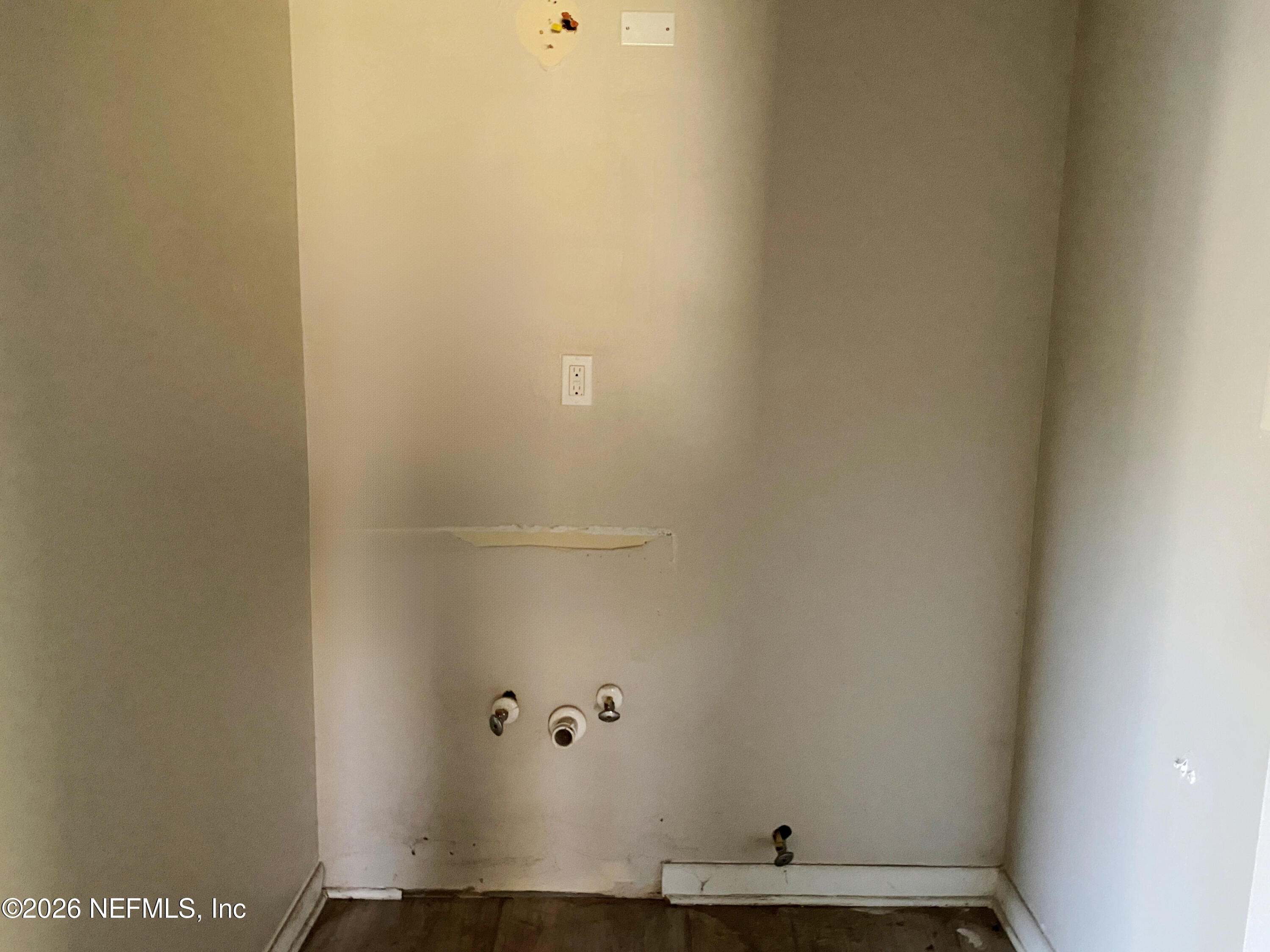 6711 Cavalier Road Jacksonville, FL 32208 - Photo 12 of 20 Master Bathroom