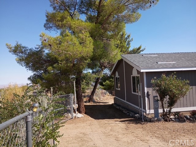 278 Yucca Road Pinon Hills, CA 92372 - Photo 32 of 36 North side of the house