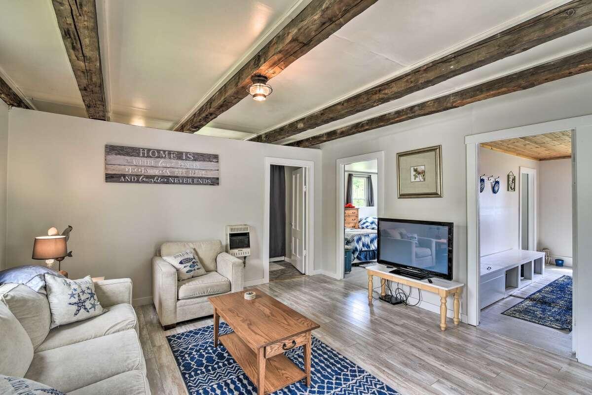 221 Wyman Road Milbridge, ME 04658 - Photo 13 of 34 Living Room
