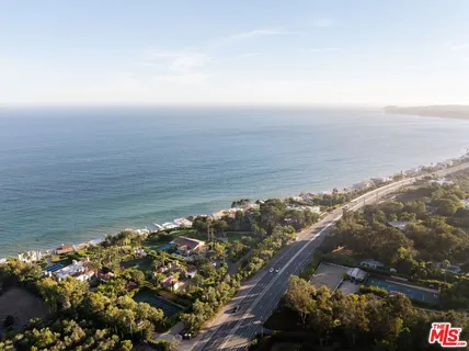 $88,000,000 | 26848 Pacific Coast Highway, Malibu, CA 90265