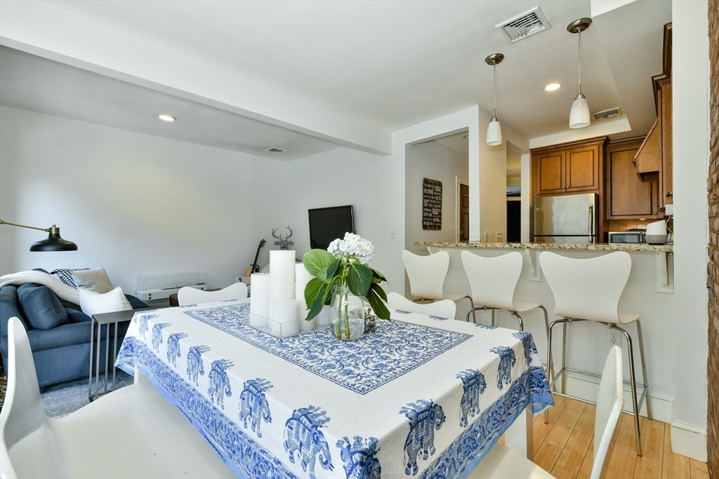 16 Follen Street, Unit 2 Boston, MA 02116 - Photo 4 of 12