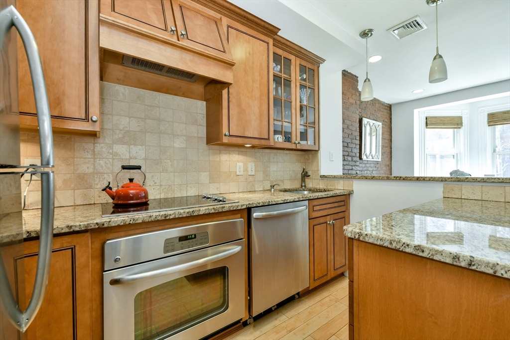 16 Follen Street, Unit 2 Boston, MA 02116 - Photo 7 of 12