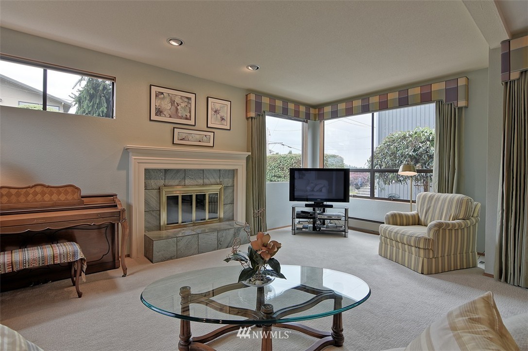 739 Maple Street Edmonds, WA 98020 - Photo 3 of 25 Gallery Image 3