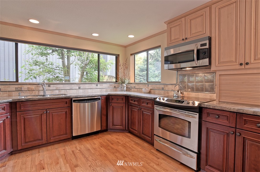 739 Maple Street Edmonds, WA 98020 - Photo 8 of 25 Gallery Image 8