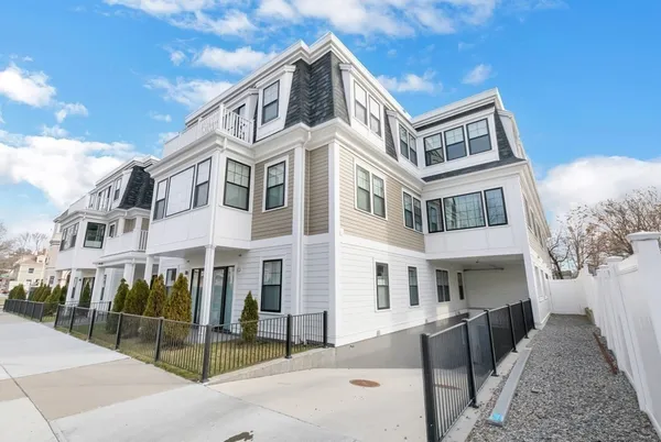 $4,875 | 54 Pleasant Street, Unit 5, Boston, MA 02125