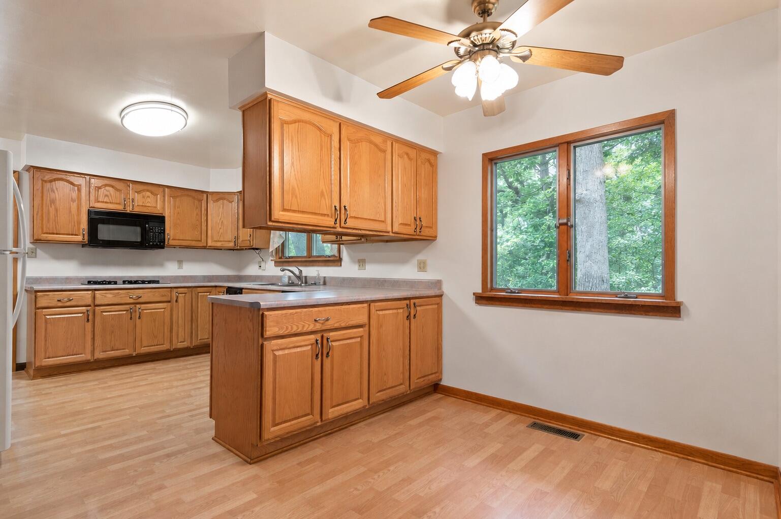 9096 Knickerbocker Street St. John, IN 46373 - Photo 10 of 40 1537x1023