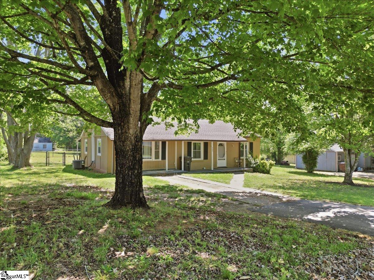 307 South Elm Street Pendleton, SC 29670 - Photo 3 of 47
