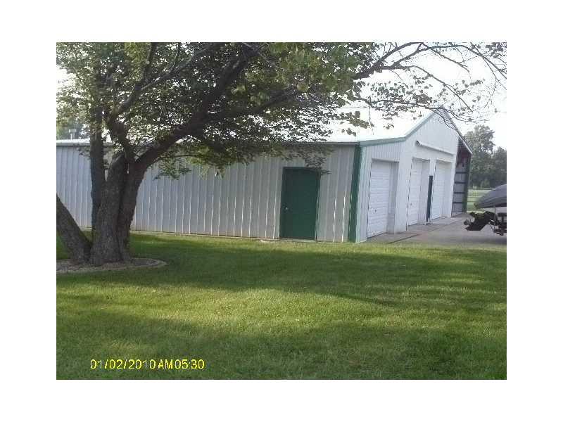 4301 South Ridgeview Road Anderson, IN 46013 - Photo 7 of 24 Gallery Image 7