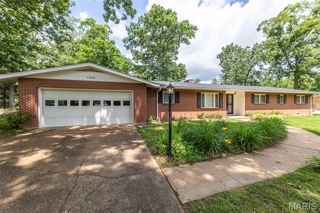 1305 Lurlyn Road Poplar Bluff, MO 63901 - Photo 5 of 32
