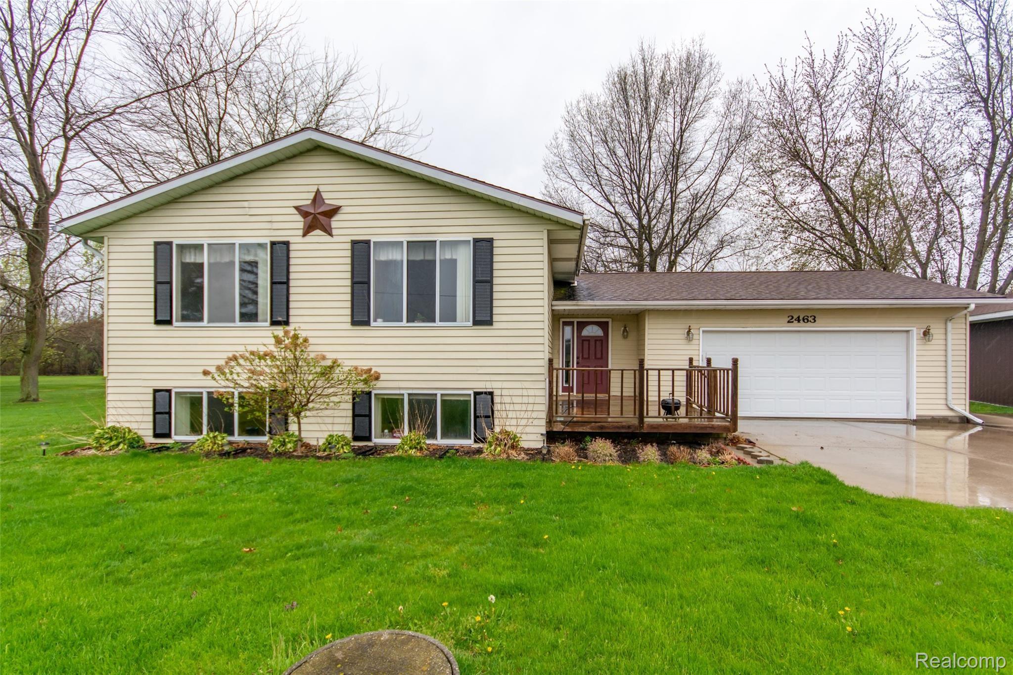 2463 North Stark Road Midland, MI 48642 - Photo 1 of 17 DSC_3958.jpg
