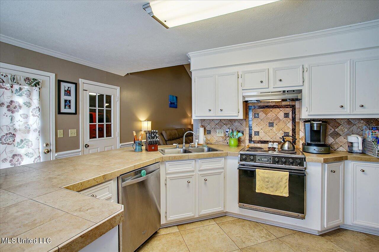149 Oak Ridge Circle Madison, MS 39110 - Photo 10 of 30 10-149 Oak Ridge Cr