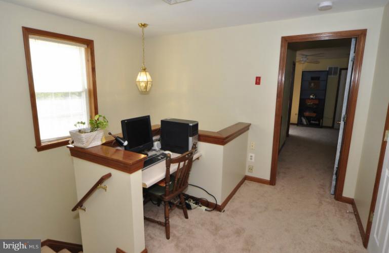 6779 Riley Road Warrenton, VA 20187 - Photo 14 of 30 Upper Level Landing