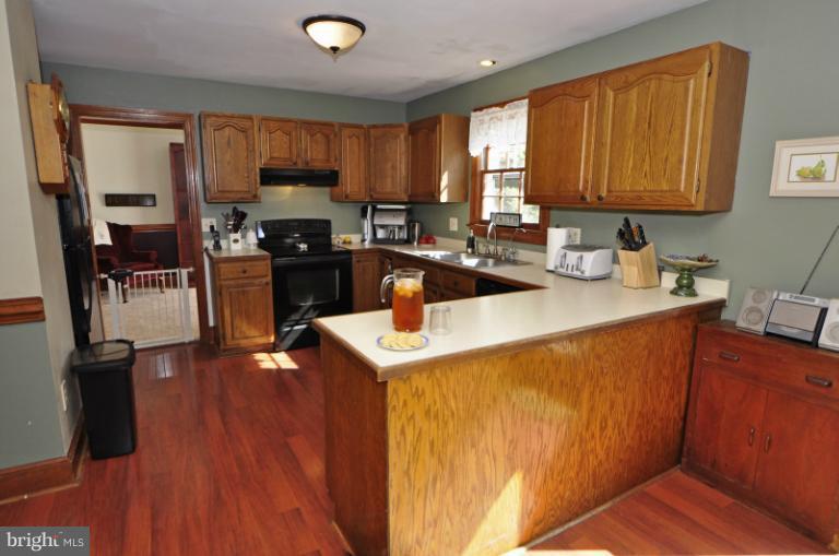 6779 Riley Road Warrenton, VA 20187 - Photo 15 of 30 Kitchen