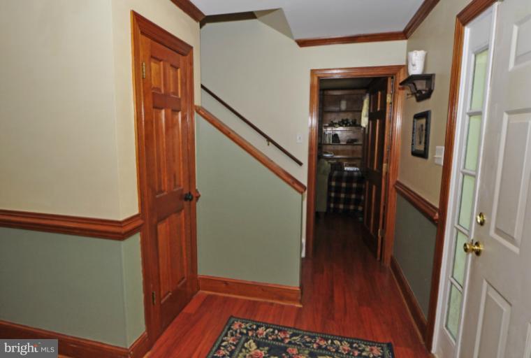 6779 Riley Road Warrenton, VA 20187 - Photo 3 of 30 Foyer
