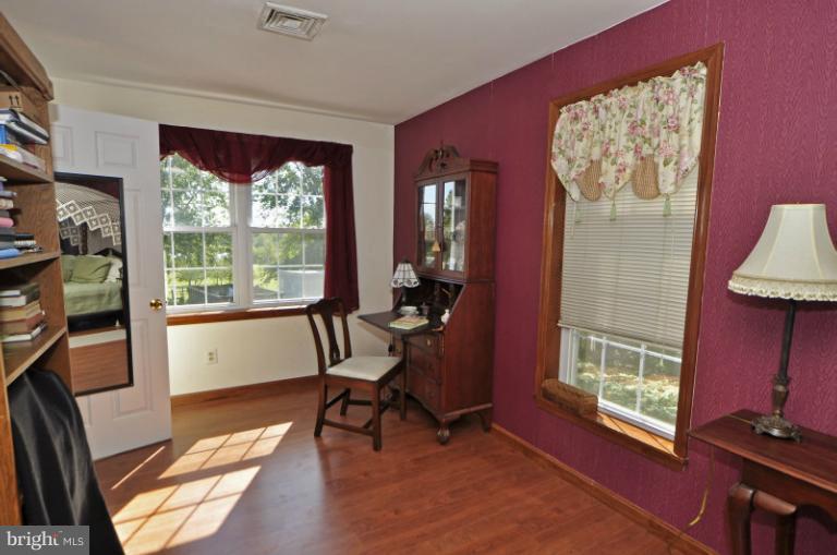 6779 Riley Road Warrenton, VA 20187 - Photo 24 of 30 Sitting Area