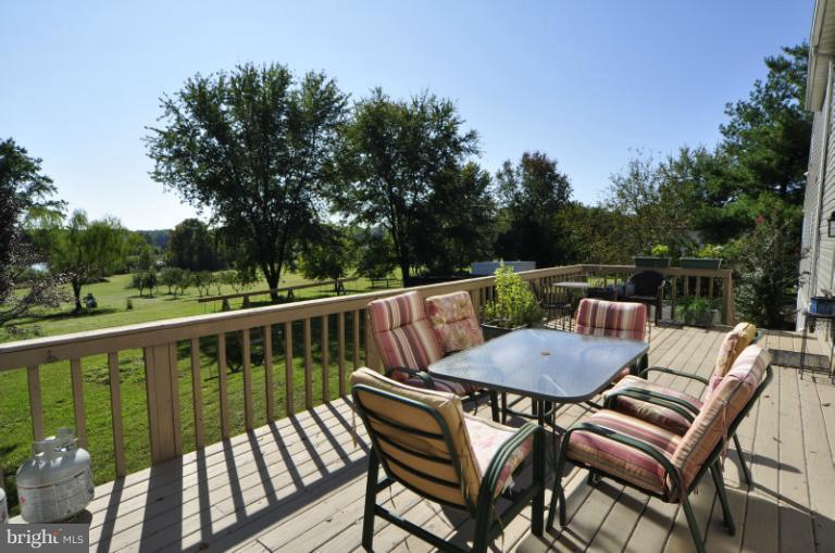 6779 Riley Road Warrenton, VA 20187 - Photo 10 of 30 Deck