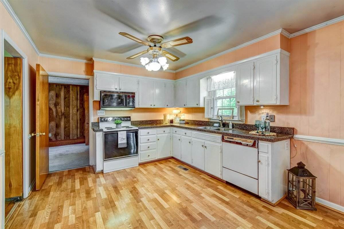 1204 Kingston Ridge Road Cary, NC 27511 - Photo 11 of 28 Kitchen