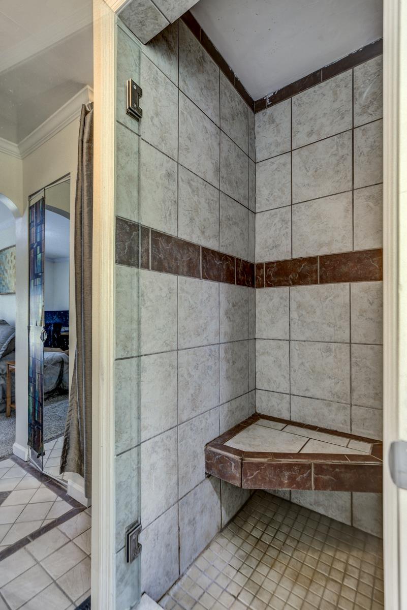 131 Dennis Road Hendersonville, TN 37075 - Photo 18 of 30 Master Bath with Huge Custom Sit-Down Shower