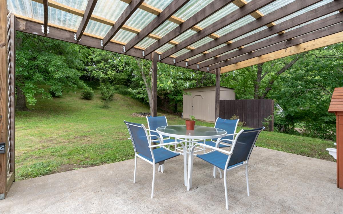 131 Dennis Road Hendersonville, TN 37075 - Photo 26 of 30 Covered Back Patio