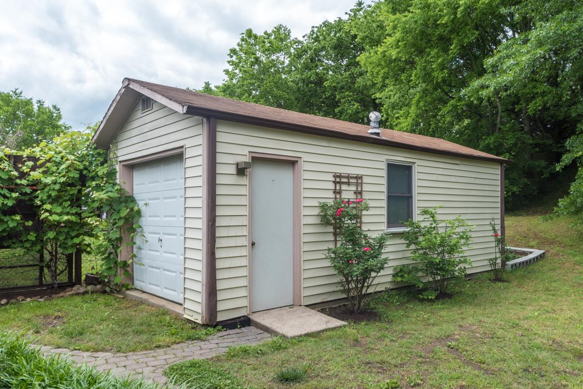 131 Dennis Road Hendersonville, TN 37075 - Photo 28 of 30 One Car Detach Garage