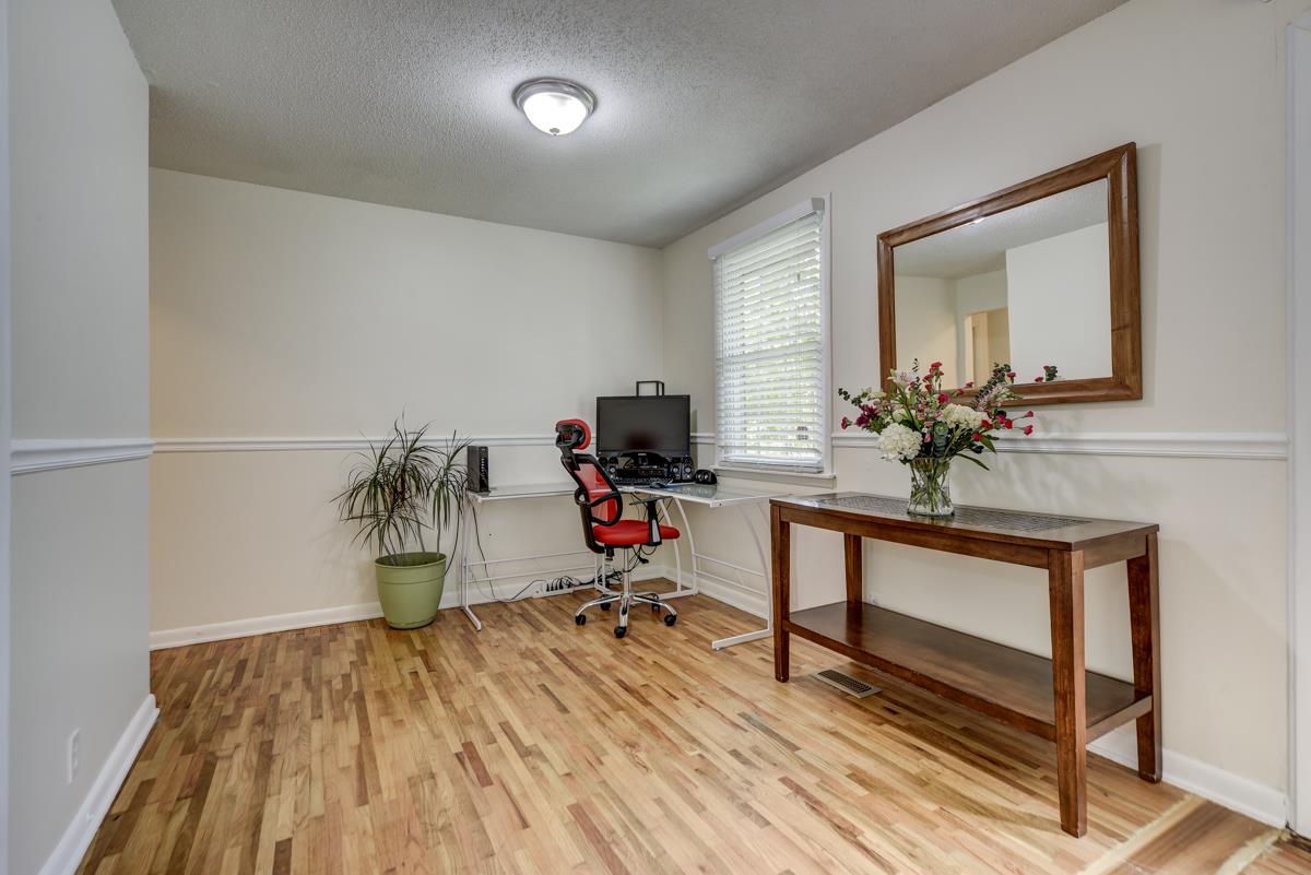 131 Dennis Road Hendersonville, TN 37075 - Photo 9 of 30 Dining Room/Office