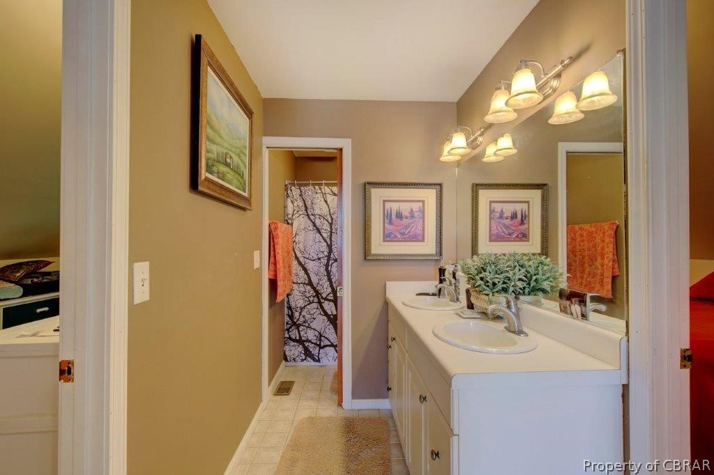 2069 Jenkins Neck Road Hayes, VA 23072 - Photo 35 of 42 Guest Quarters Bathroom