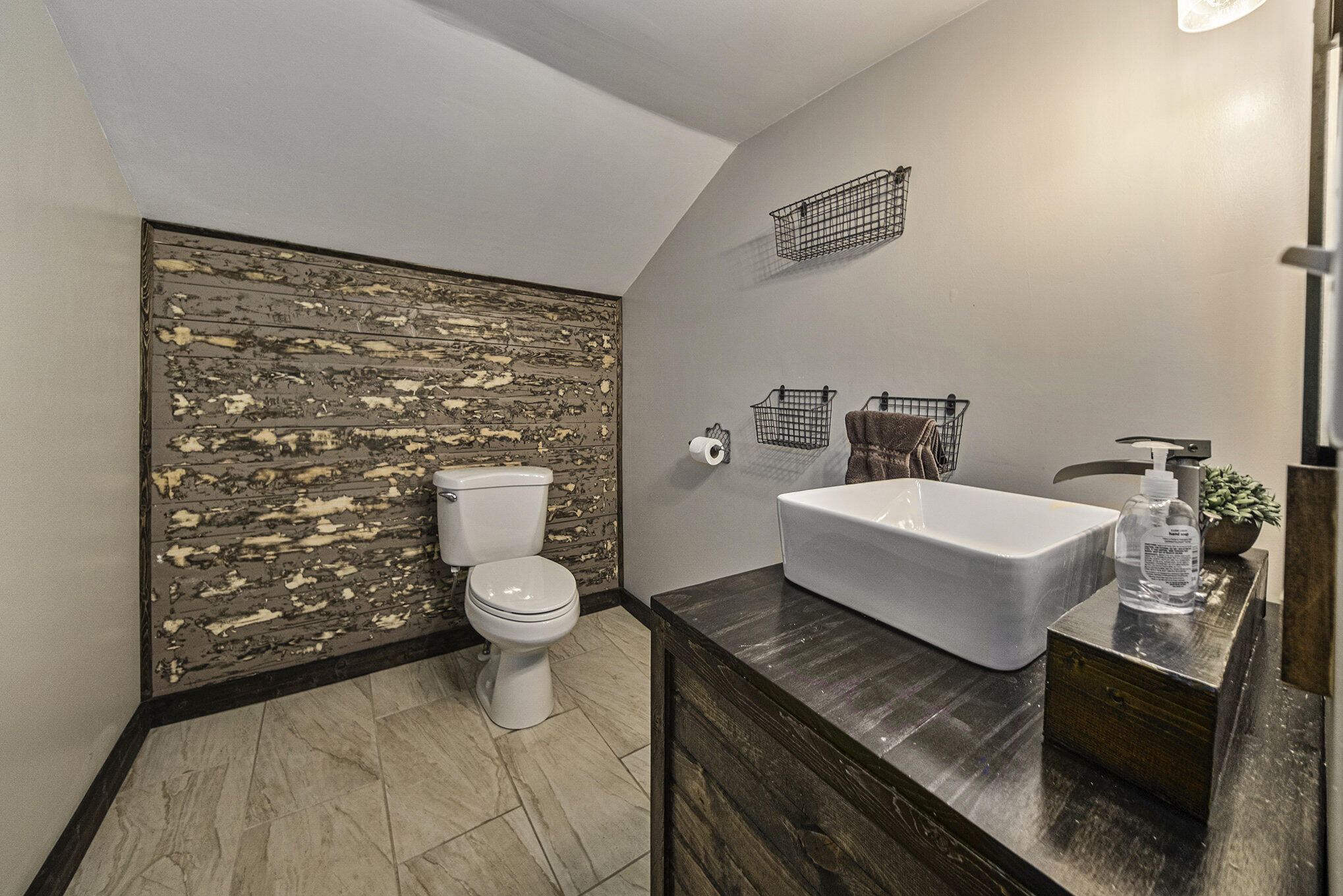 4002 Wellman Road Parma, MI 49269 - Photo 14 of 34 Upper level half bath