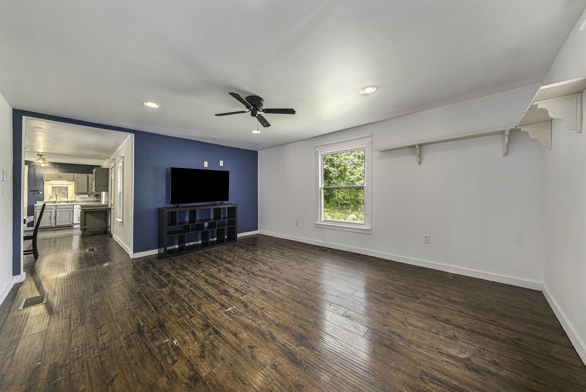 4002 Wellman Road Parma, MI 49269 - Photo 3 of 34 Living Room