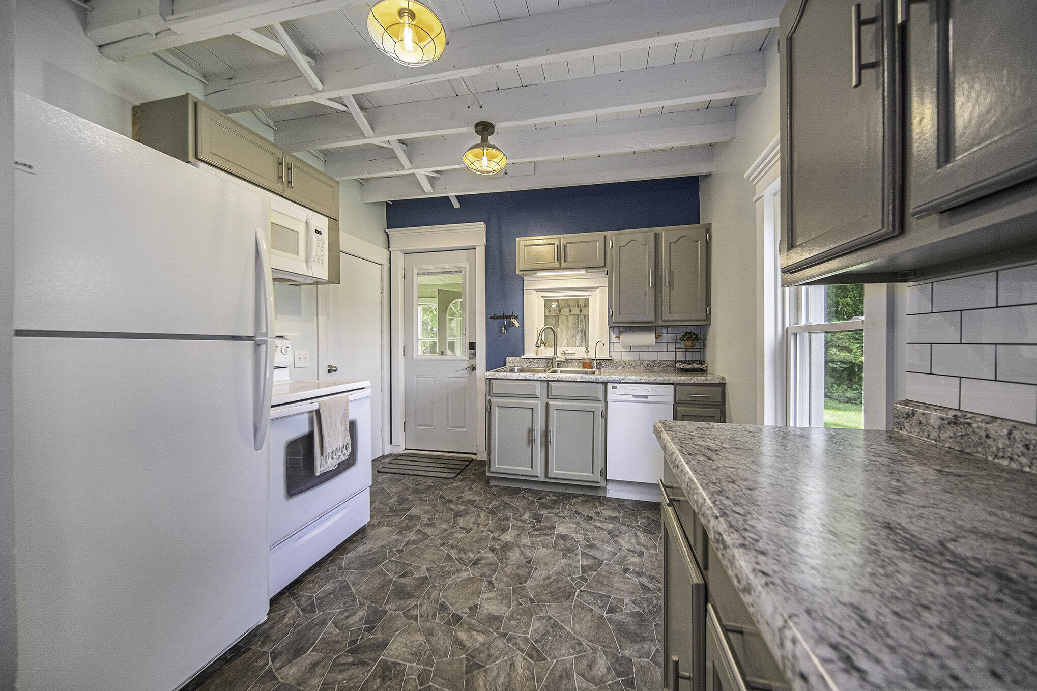 4002 Wellman Road Parma, MI 49269 - Photo 8 of 34 Kitchen