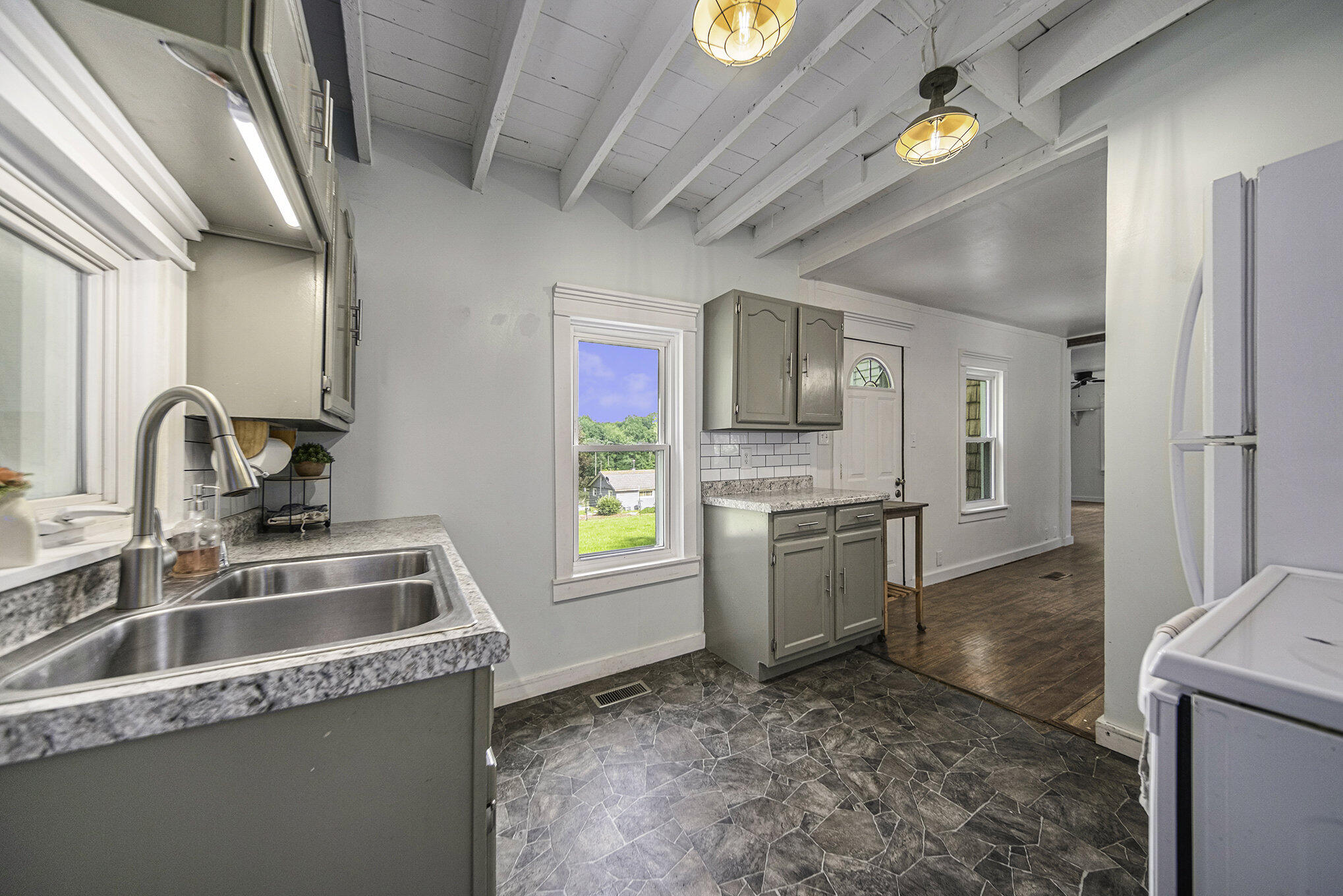 4002 Wellman Road Parma, MI 49269 - Photo 9 of 34 Kitchen