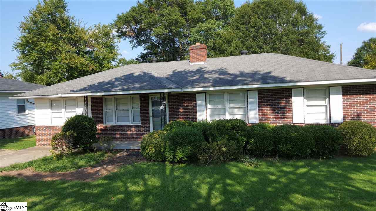 19 Farmington Road Greenville, SC 29605 - Photo 1 of 17