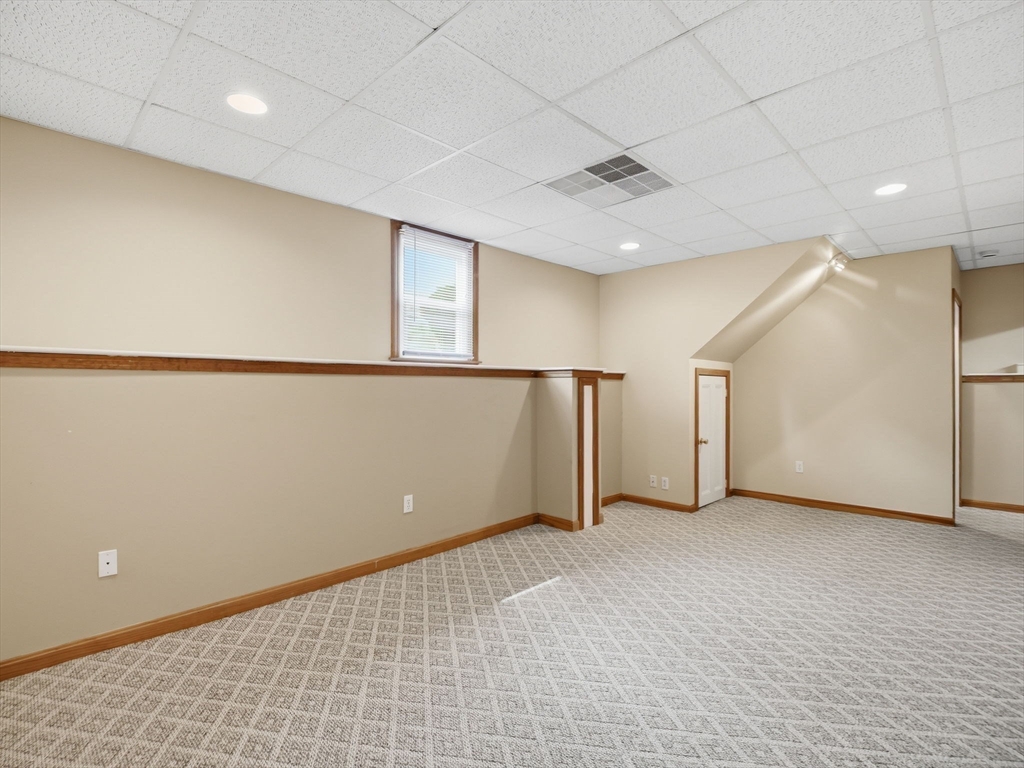 48 Oak Knoll Road Lowell, MA 01852 - Photo 24 of 41