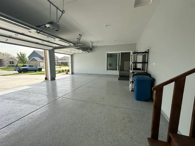 $825,000 | 9014 Gloucester Road, Woodridge, IL 60517